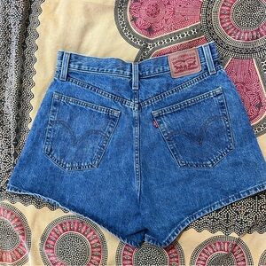 Women Size 30 Levi High Waist Mom Shorts